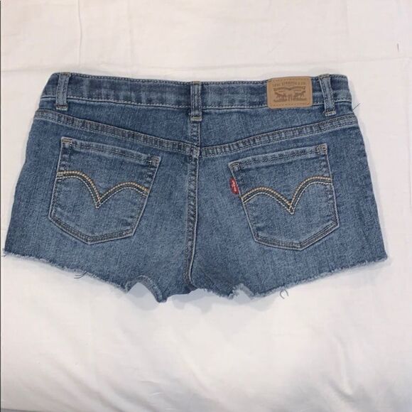 Levi’s shorty short    - Picture 1 of 4